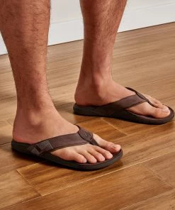 Olukai M's Tuahine Sandals - Dark Wood Footwear