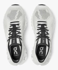 ON Running Footwear W's Cloud X - White/Black