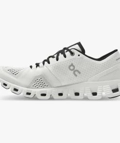 ON Running Footwear W's Cloud X - White/Black